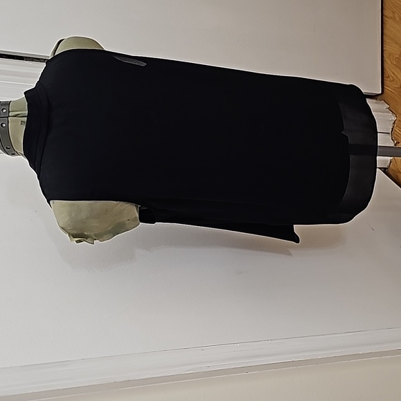 Vince Camuto's Blk breezy blouse lightens up your workweek. Sz. Small - Picture 4 of 9